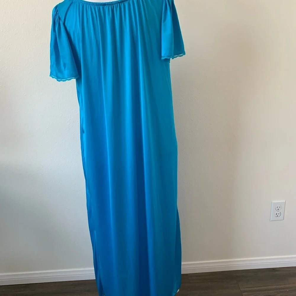 Miss Elaine night Gown - Picture 4 of 7